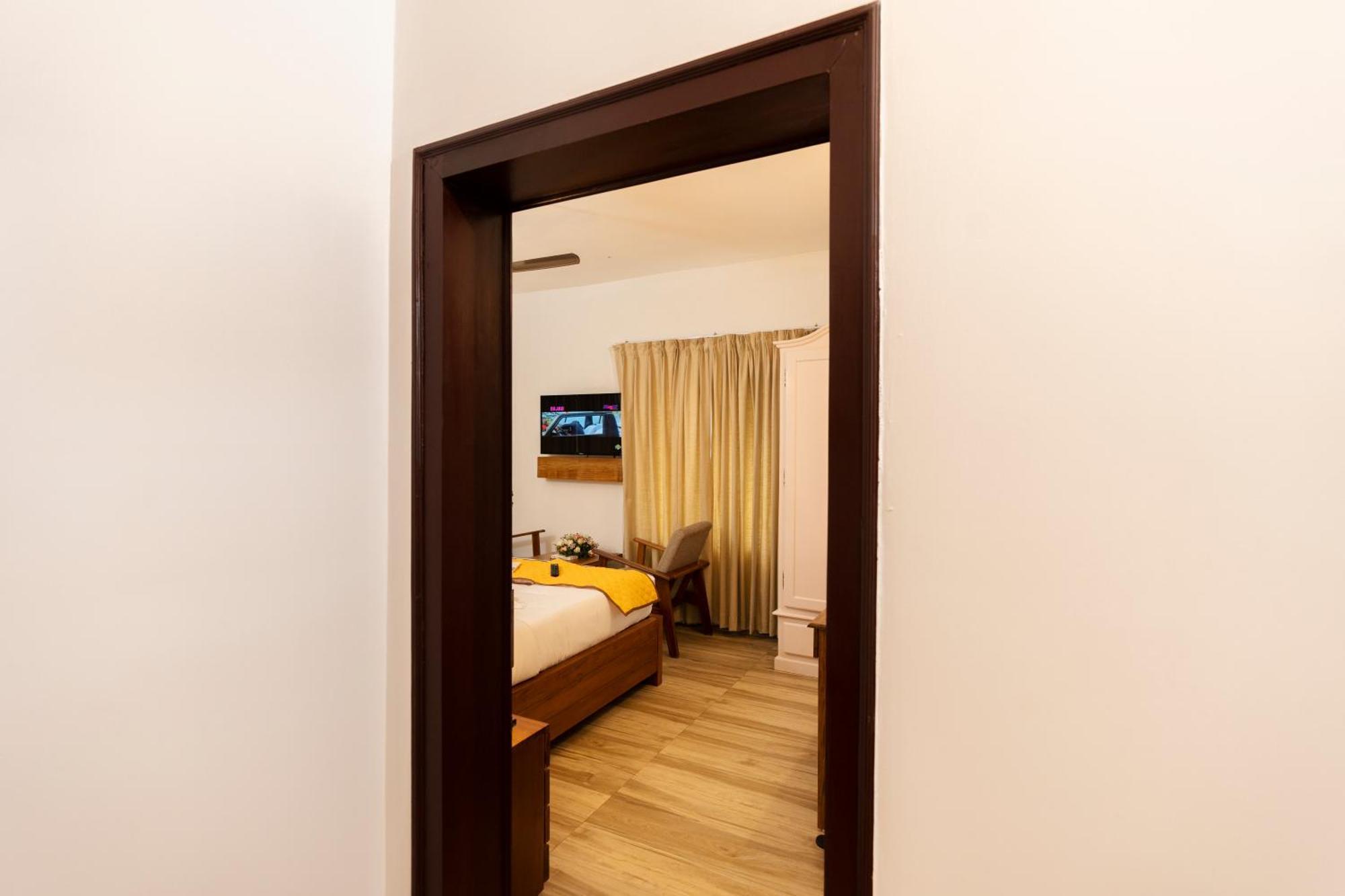 Solo Inn By Hawk Hospitality Коччи Экстерьер фото